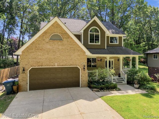 2475 Horace Street, West Bloomfield, MI 48324