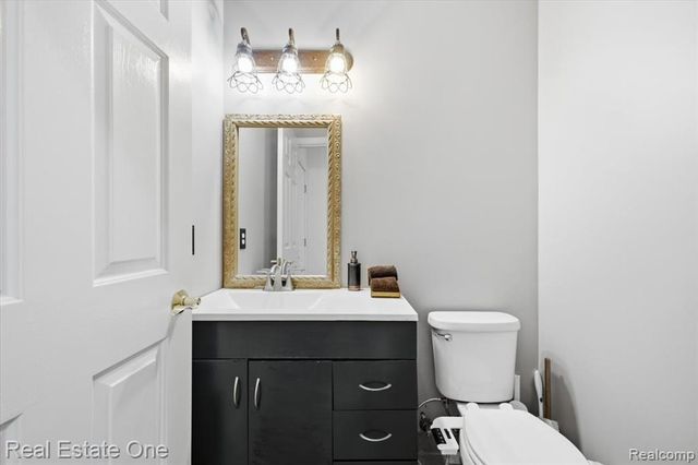 2475 Horace Street, West Bloomfield, MI 48324