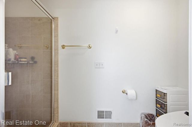 2475 Horace Street, West Bloomfield, MI 48324