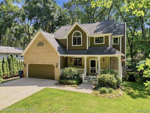 2475 Horace Street, West Bloomfield, MI 48324