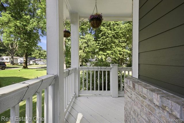2475 Horace Street, West Bloomfield, MI 48324