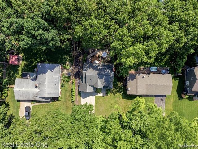 2475 Horace Street, West Bloomfield, MI 48324