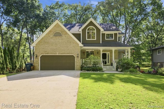 2475 Horace Street, West Bloomfield, MI 48324