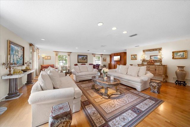 716 Malibu Lane, Indialantic, FL 32903