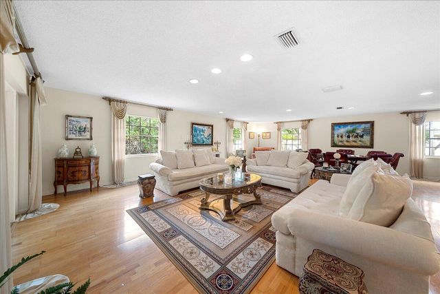 716 Malibu Lane, Indialantic, FL 32903