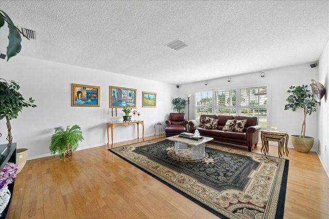 716 Malibu Lane, Indialantic, FL 32903