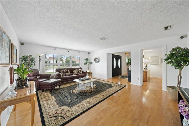 716 Malibu Lane, Indialantic, FL 32903