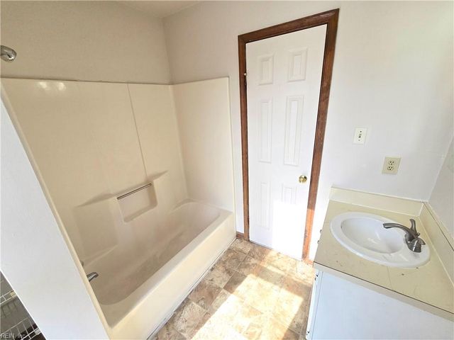 957 Green ST, Portsmouth, VA 23704