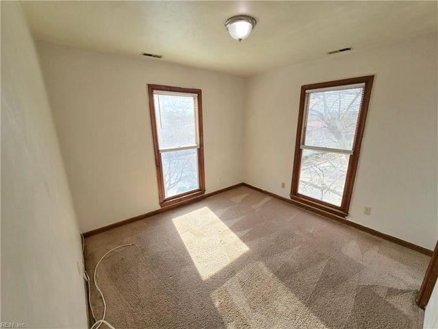 957 Green ST, Portsmouth, VA 23704