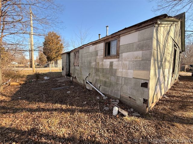 222 N 2nd Street, Sperry, OK 74073