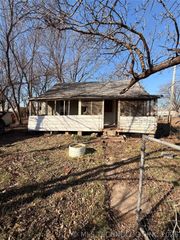222 N 2nd Street, Sperry, OK 74073