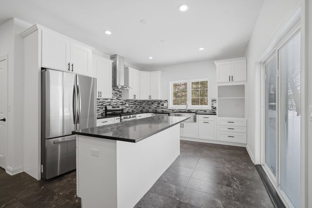 3026 Jackson Drive, Arlington Heights, IL 60004