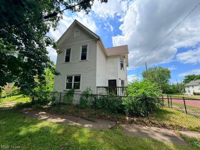 2982 E 67th Street, Cleveland, OH 44127