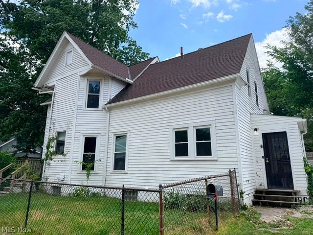 2982 E 67th Street, Cleveland, OH 44127