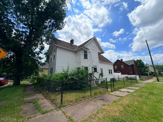 2982 E 67th Street, Cleveland, OH 44127