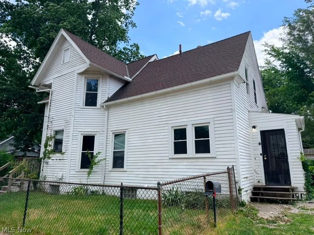 2982 E 67th Street, Cleveland, OH 44127
