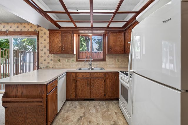 10770 Linwood Forest Drive, Champlin, MN 55316