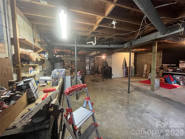 520 Carole Lane, Charlotte, NC 28214