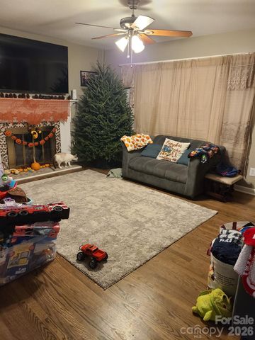 520 Carole Lane, Charlotte, NC 28214