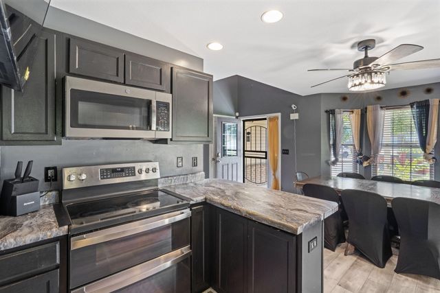 5303 SAPPHIRE CT, Columbia, MO 65202