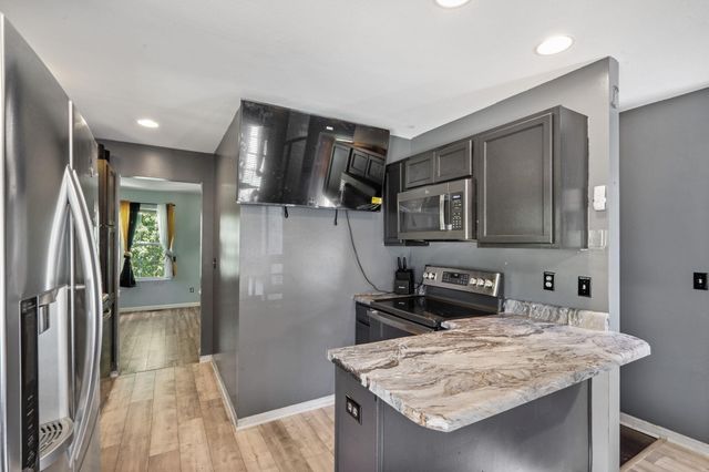 5303 SAPPHIRE CT, Columbia, MO 65202