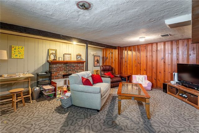 90 Hendricks Boulevard, Amherst, NY 14226