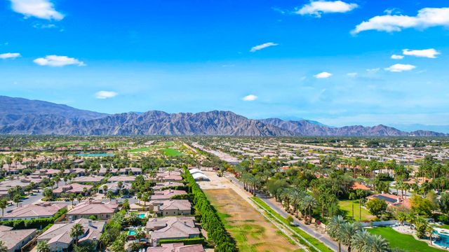 55080 Autumn Valley Court, La Quinta, CA 92253
