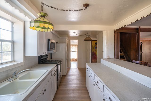 3779 Mule Creek Rd, Harwood, TX 78632