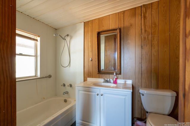 3779 Mule Creek Rd, Harwood, TX 78632