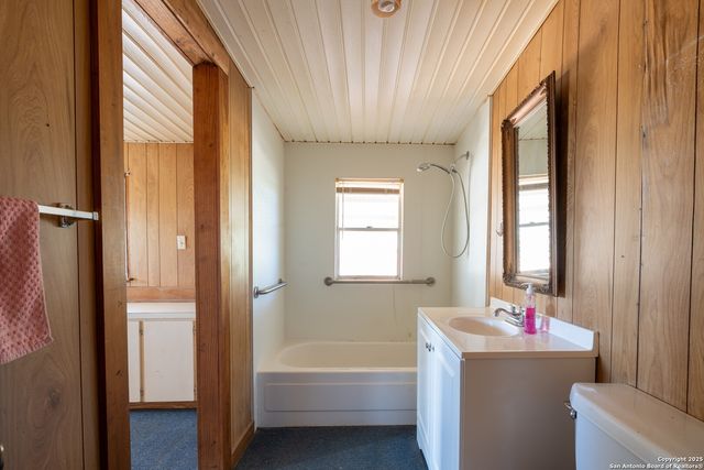 3779 Mule Creek Rd, Harwood, TX 78632