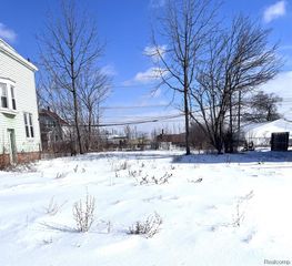 2140 Fairview Street, Detroit, MI 48214