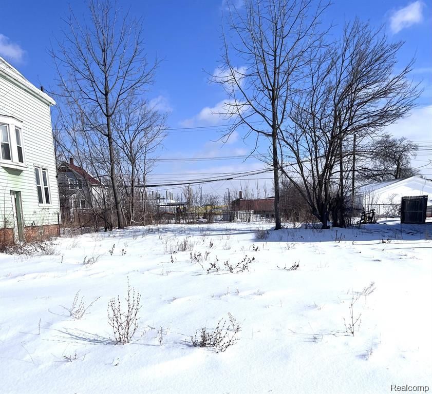 2140 Fairview Street, Detroit, MI 48214