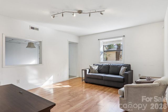 224 Beverly Road, Asheville, NC 28805