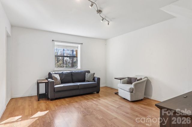 224 Beverly Road, Asheville, NC 28805