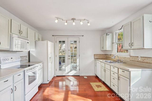 224 Beverly Road, Asheville, NC 28805