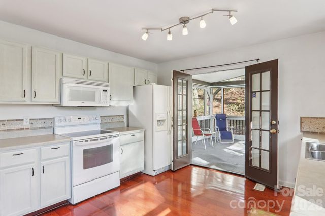 224 Beverly Road, Asheville, NC 28805