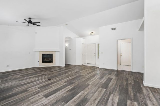 5583 W Floradora Avenue, Fresno, CA 93722