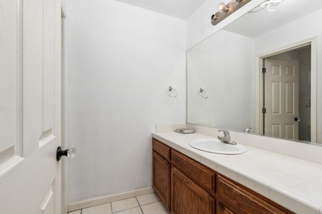 5583 W Floradora Avenue, Fresno, CA 93722