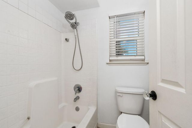 5583 W Floradora Avenue, Fresno, CA 93722