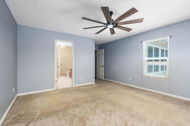 5583 W Floradora Avenue, Fresno, CA 93722