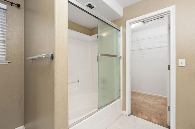 5583 W Floradora Avenue, Fresno, CA 93722