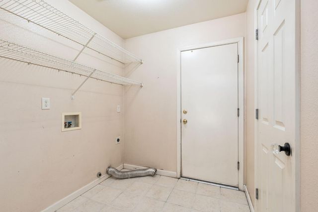 5583 W Floradora Avenue, Fresno, CA 93722