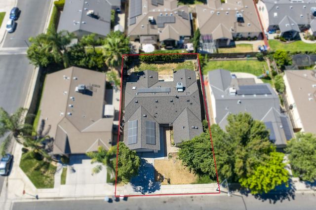 5583 W Floradora Avenue, Fresno, CA 93722