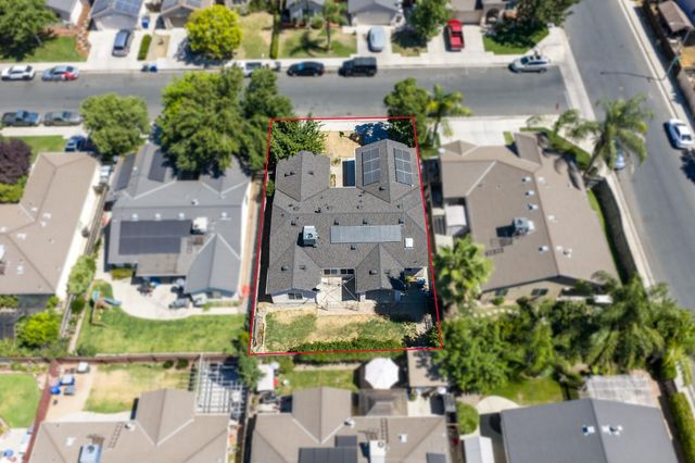 5583 W Floradora Avenue, Fresno, CA 93722