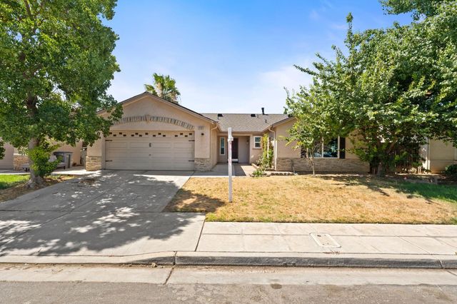 5583 W Floradora Avenue, Fresno, CA 93722