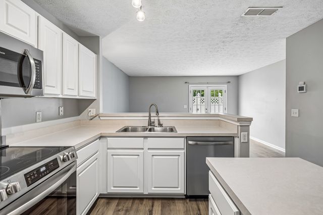 121 Shadow Glen Dr, Nashville, TN 37211