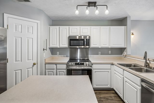 121 Shadow Glen Dr, Nashville, TN 37211