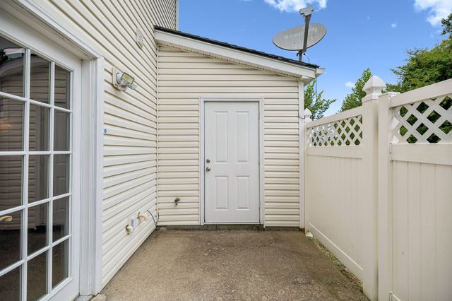 121 Shadow Glen Dr, Nashville, TN 37211