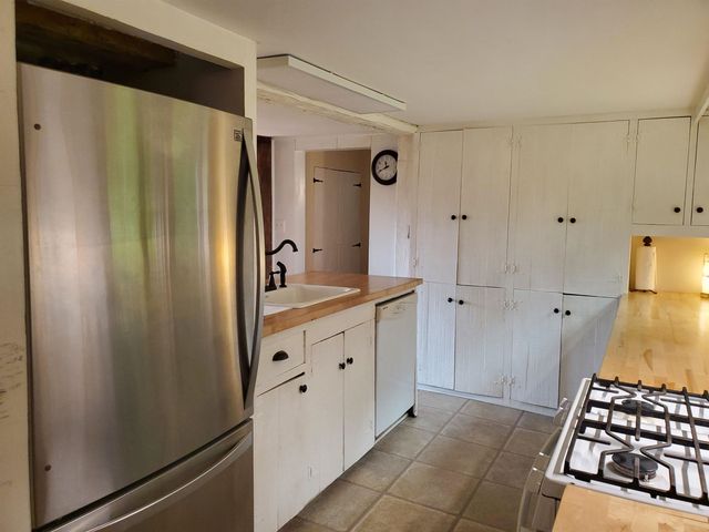 220 New Colony Road, Orange, NH 03741