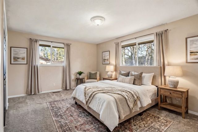 1223 W Bellwood Dr, Spokane, WA 99218